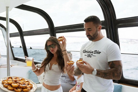 Lisbon – Sangria Social Premium Boat Experience Lisbon: Sangria Vibe Premium Boat Experience