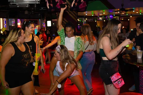 Guided Pub Crawl with Drinks Discounts
