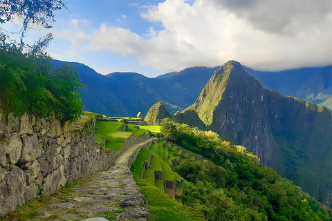 De Cusco: Trilha Inca de 2 dias para Machu Picchu com hotel