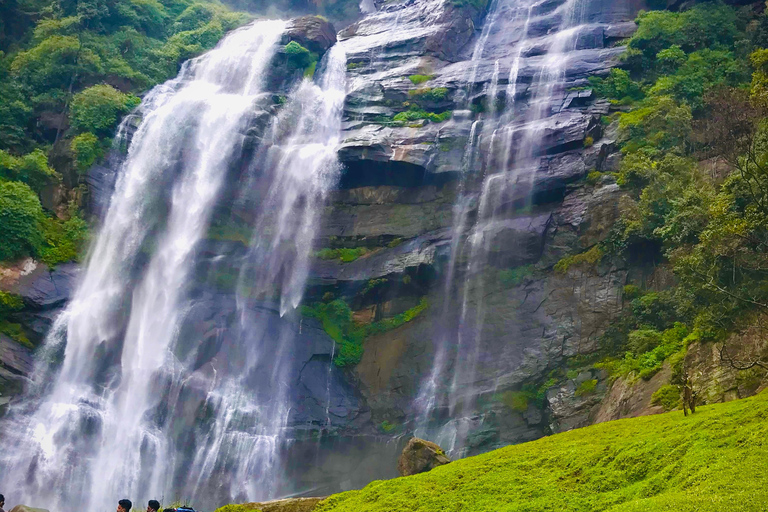 Ella: Horton Plains & Bomburu Ella Waterfall Tour