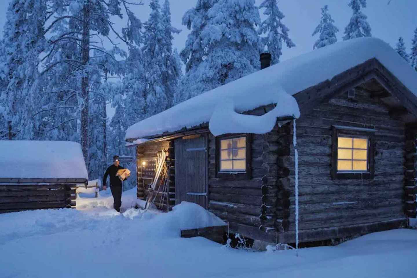 Sälen: Ice Skating Tour with Lunch and Hotel Pickup