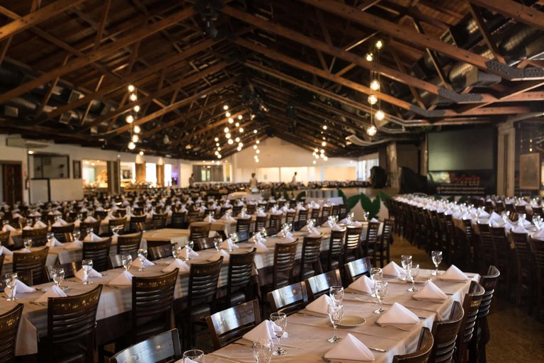 Foz do Iguaçu: Rafain Churrascaria &amp; Latin American ShowKolacja i pokaz w Rafain wraz z transportem z IGR lub IGU