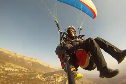 Àger: Two-Seater Paragliding Flight with Instructor