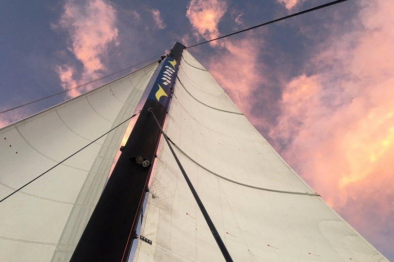 Honolulu: City Lights Sunset Sail City Lights Sunset Sail - Meeting Point