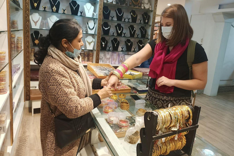 德里：女性导游陪同的旧德里豪华之旅与嘟嘟车体验德里：老德里奢华之旅（女导游陪同，嘟嘟车接送）