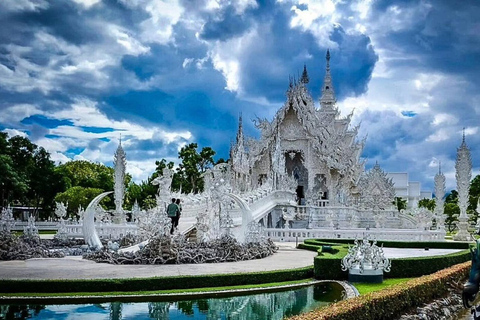 Från Chiang Mai : Vita och blå tempel och Lalita Cafe