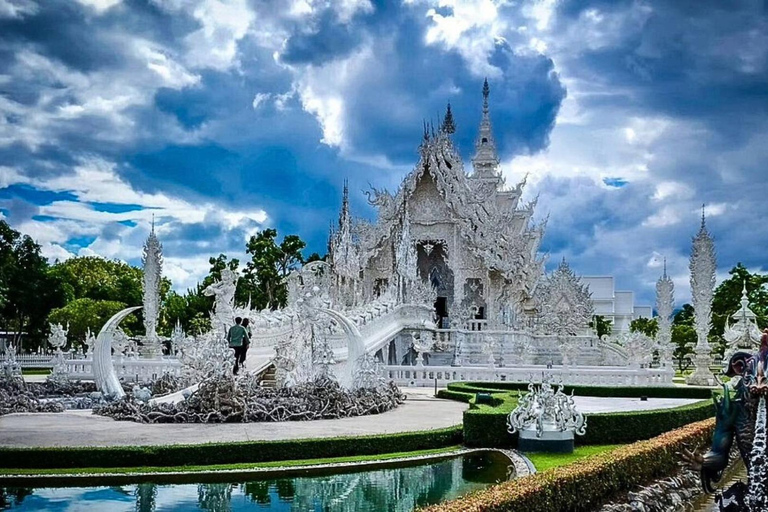 Från Chiang Mai : Vita och blå tempel och Lalita Cafe