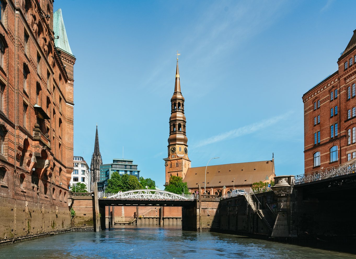 Hamborg: 1,5 times havnekrydstogt og Speicherstadt-dagskrydstogt