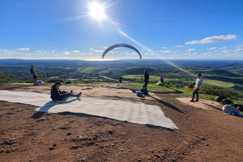 San Diego: Hike & Fly Tandem Paragliding Experience