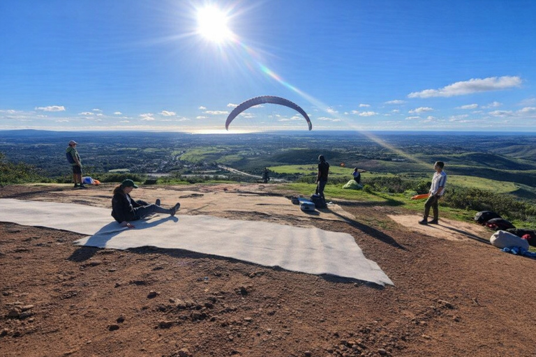 San Diego: Hike & Fly Tandem Paragliding Experience