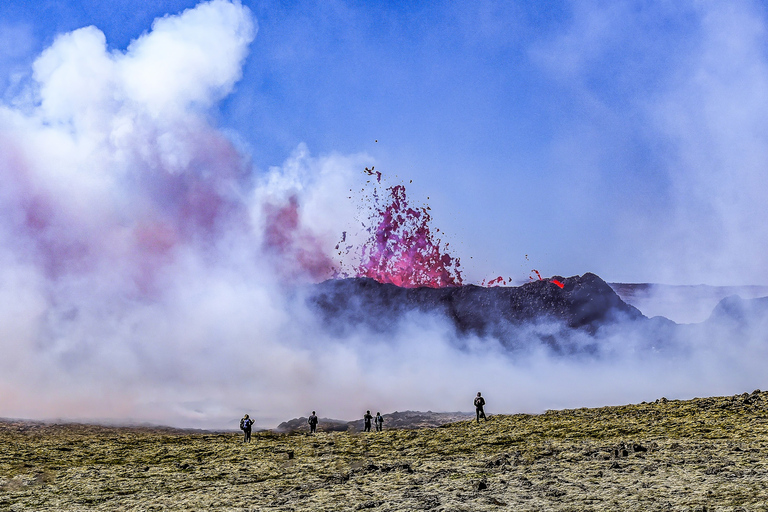 Reikiavik: caminata guiada de medio día por el volcán FagradalsfjallTour con recogida en la parada de autobús 12