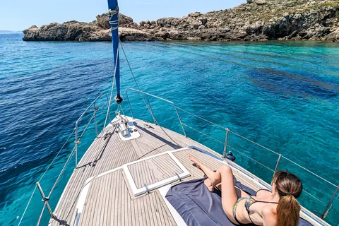 Alghero: Daily Sailing Experience with lunch onboard