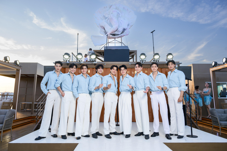 Pattaya: Oriental Atlantis Cruise with Buffet and Show Oriental Atlantis - VIP Seat - 6:00 PM