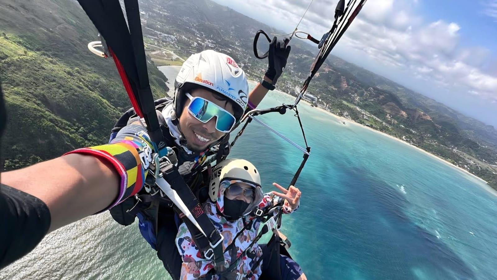 Lombok: Tandem-Paragliding-Abenteuer mit Pilot/-in