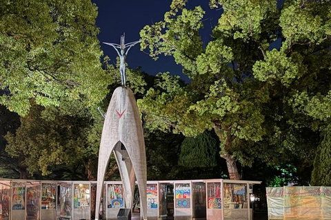 Nocny spacer po Hiroszimie i wycieczka po okonomiyaki w stylu HiroszimyNocny spacer po Hiroszimie i wycieczka okonomiyaki w stylu Hiroszimy