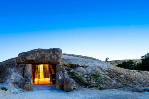 Von Malaga aus: Caminito del Rey &amp; Antequera: Dolmen, Alcazaba und freie ZeitCaminito del Rey und Antequera mit geführter Besichtigung der Alcazaba ab Malaga Zentrum