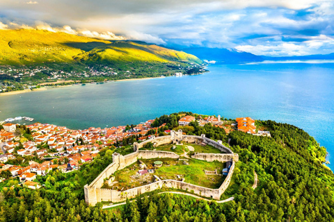 Vanuit Tirana: Meer van Ohrid, Lin en St. Naum Klooster Dag ...