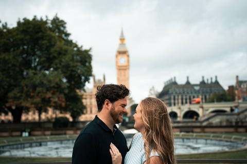 London: Private travel vacation photoshoot -Romantic Special London: Quick & Chic 15 minutes express photoshoot