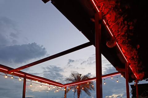 Medellín: Poblado Rooftops and Local Clubs Tour with Shots