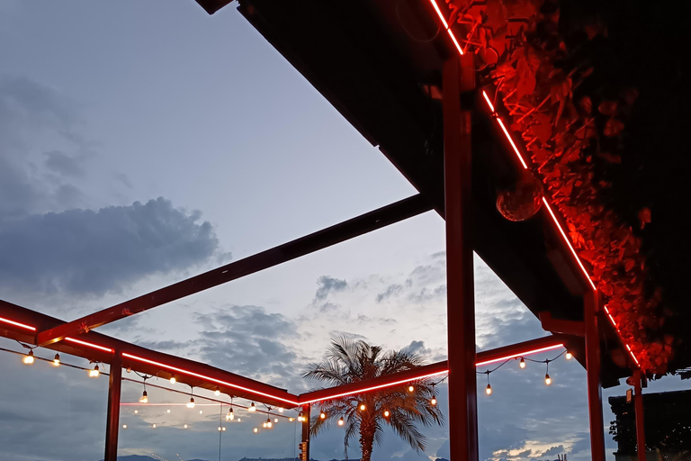 Medellín: Poblado Rooftops and Local Clubs Tour with Shots