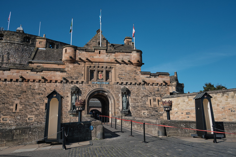 Edinburgh: Castle Guided Tour & Holyrood Palace Ticket