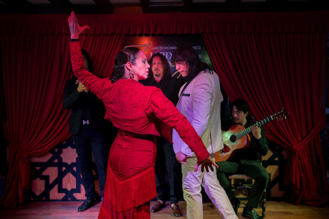Granada: À la carte dinner with flamenco show at Jardines de Zoraya