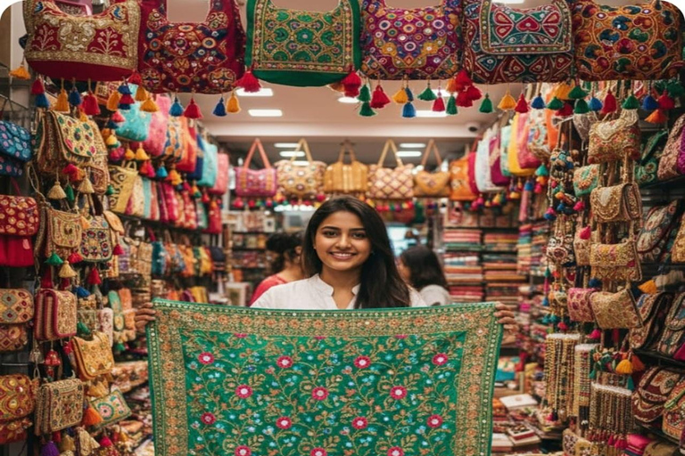 Delhi: Guided Shopping Tour Experience With Female Guide Delhi: Full-Day Private Shopping Tour with Female Guide