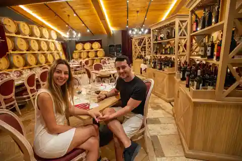 San Gimignano : Déjeuner ou dîner dans un domaine viticole avec dégustation de vin