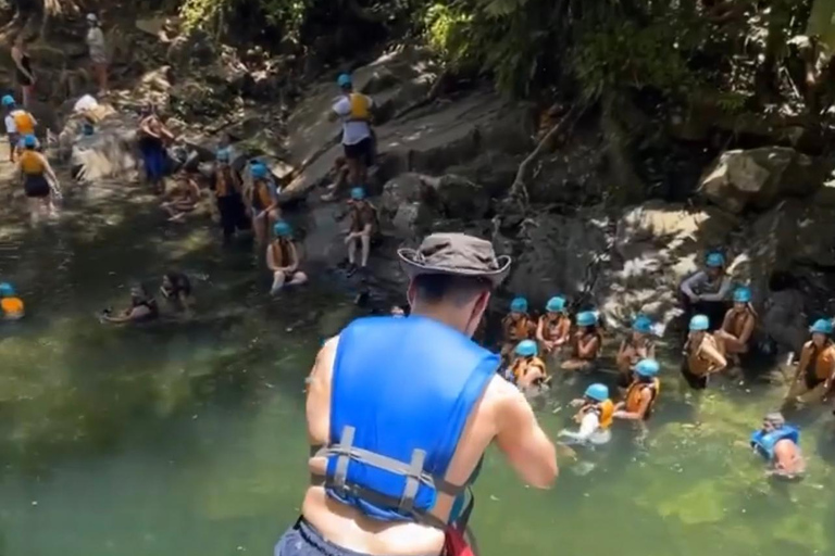 San Juan : Aventure sur le toboggan aquatique d'El Yunque avec transport