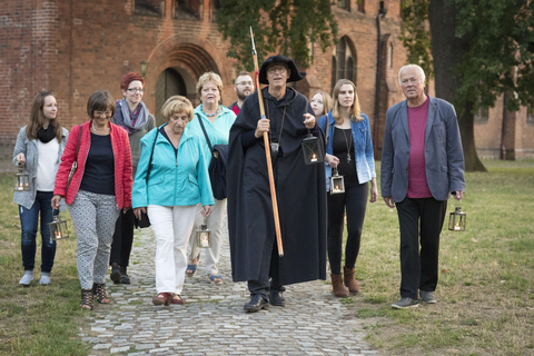 Güstrow : visite nocturne à la lueur des lanternes