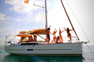 Alghero: Daily Sailing Experience with lunch onboard