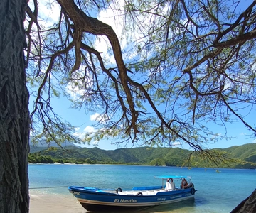 PASSEIO DE LANCHA À PRAIA DE TAYRONA CRISTAL