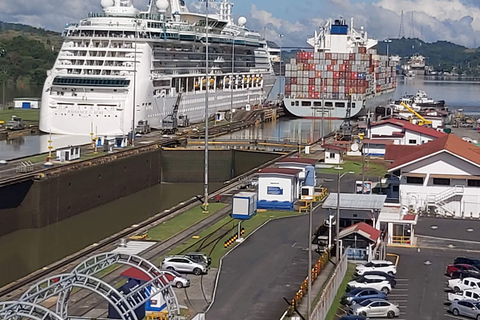 Escale au centre des visiteurs du canal de Panama et visite de la villeVisite de la ville en escale et du centre des visiteurs du canal de Panama