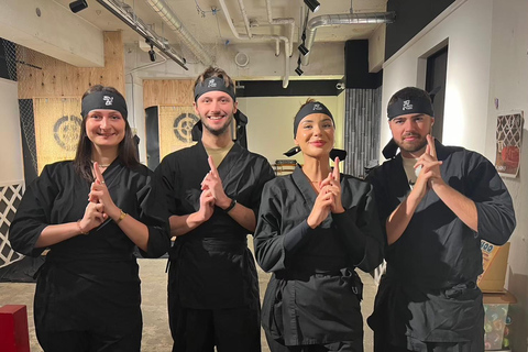 Tokyo : Ninja Experience Cafe HarajukuFormation ninja + location de costume ninja + une boisson