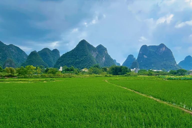 Guilin: Xingping, Yangshuo, and Li River Cruise Day Trip