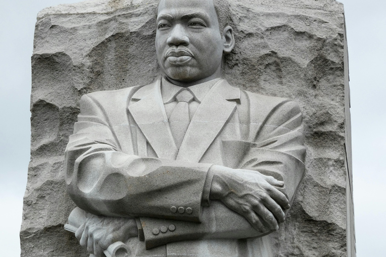 D.C:Monumenti e Storia Tour guidato in furgone americano (Hop-on Hop-off)