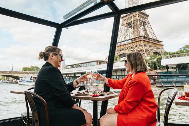 Parigi: crociera con cena gourmet di 3 portate sulla Senna