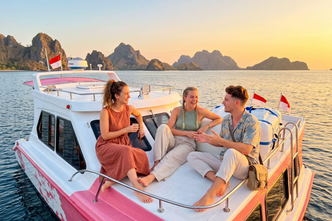 Labuan Bajo: Luxury Sunset Speedboat, Small Group + Snorkel Luxury Sunset Speedboat Tour : Direct Reporting