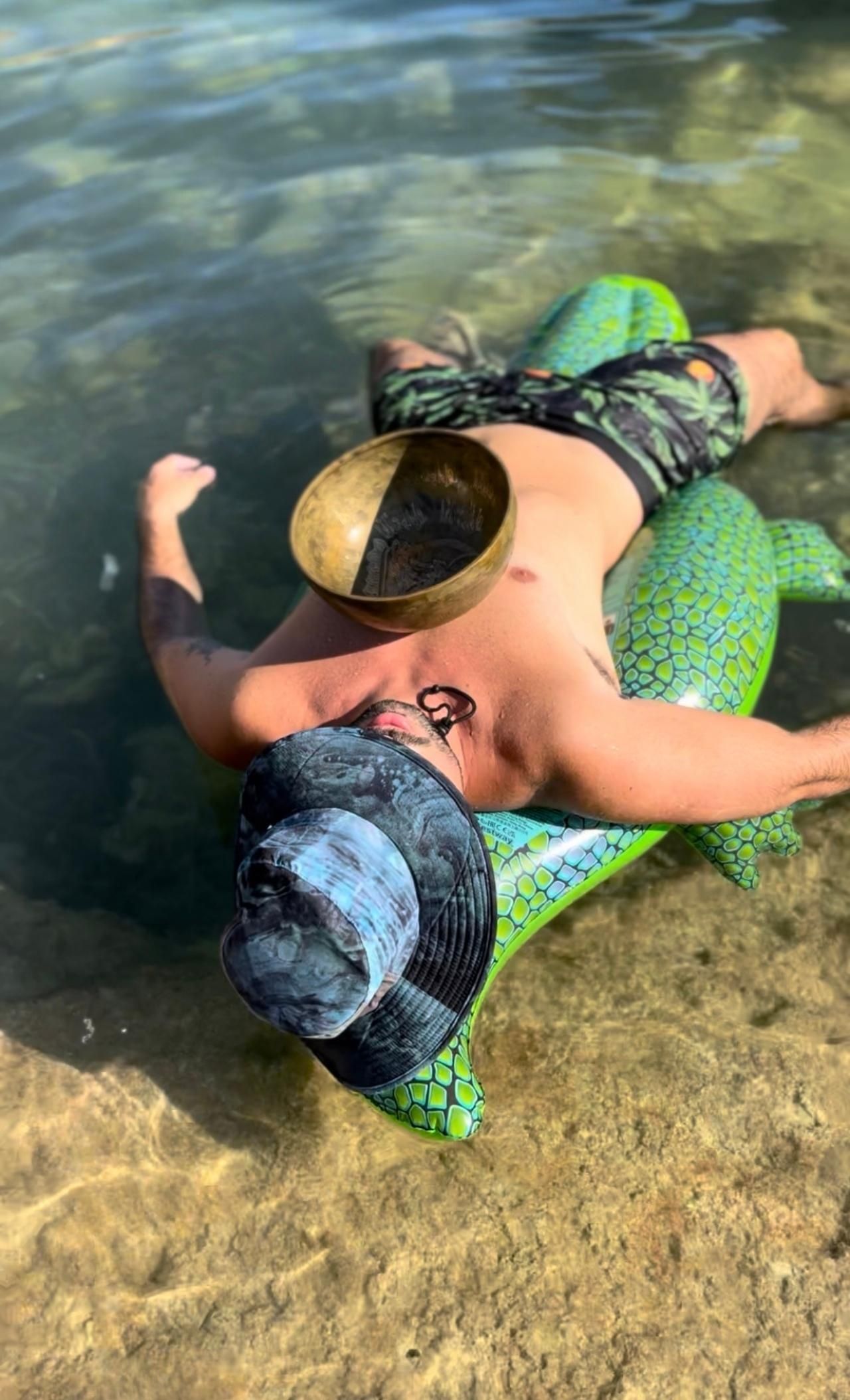 Floating-Klangbad & Snacks in einer Finca mit Naturpool