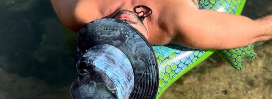 Bain sonore flottant et collation dans une finca avec piscine naturelle