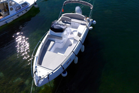 Kotor: Exclusiva excursión nocturna en barco de 2 horas por la bahía de Boka