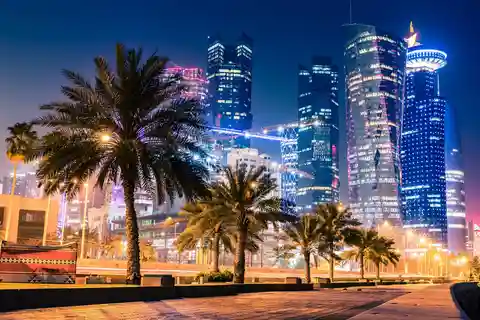 Doha: Night City Tour to Souq Waqif, Katara, and Pearl-Qatar