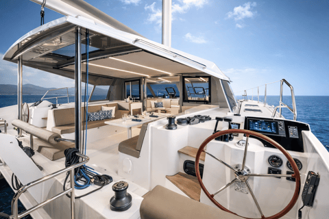 Gouves: Dia Island Catamaran Cruise with Swimming&Snorkeling