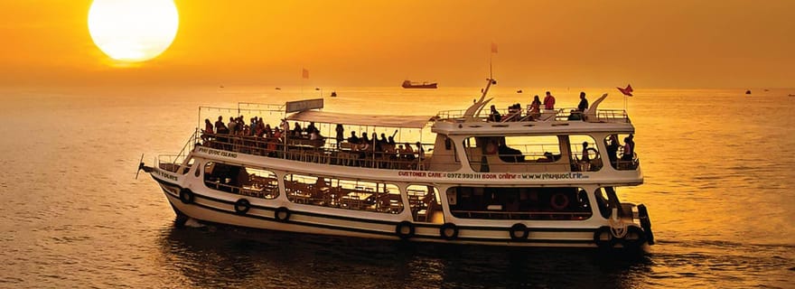 Dîner-croisière au coucher du soleil et pêche au calmar sur l'île de Phu Quoc