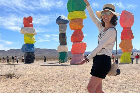 Las Vegas: 7 Magic Mountains Tour with Lunch