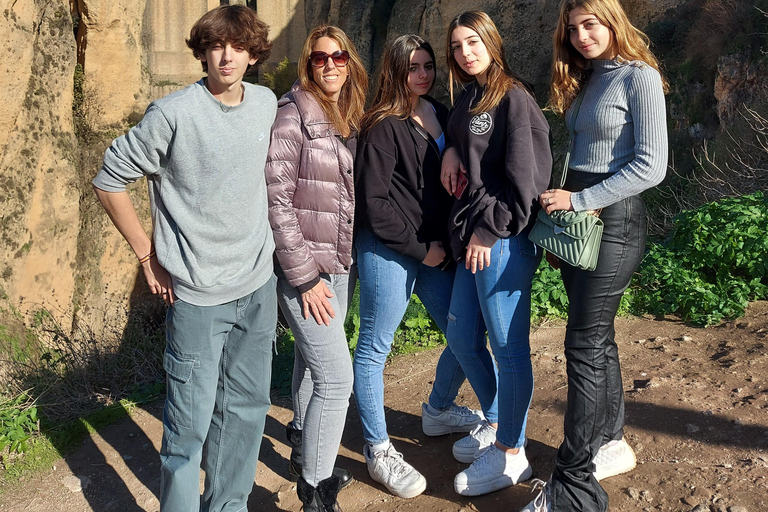 Villages blancs et Ronda : Excursion d&#039;une journée depuis SévilleRéunion à Torre del Oro