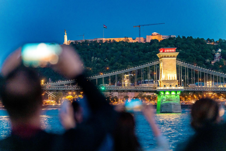 Budapest : Croisière historique avec boisson de bienvenueCroisière historique de jour avec Tokaj Premium Frizzante