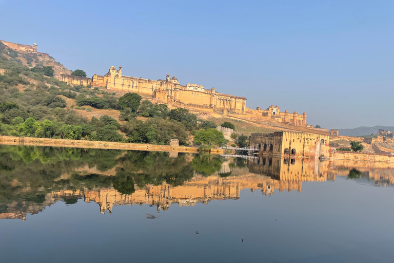 斋浦尔带司机和导游的私人城市之旅