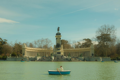 Madrid: Retiro Park Deluxe with Hidden Stories Small Group El Retiro Tour + Rum Tasting