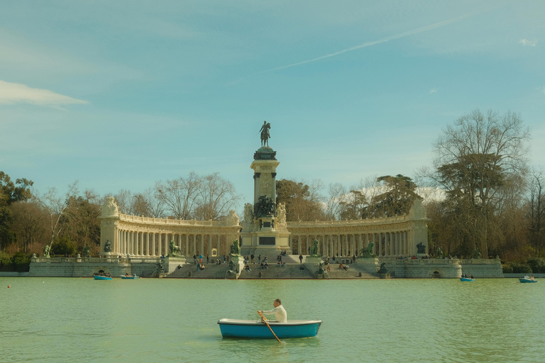 Madrid: Retiro Park Deluxe with Hidden Stories Small Group El Retiro Tour + Rum Tasting